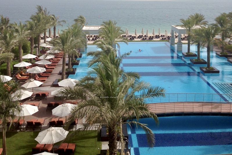 Zabeel Saray piscina vista mare