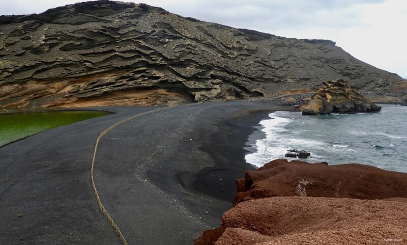 El Golfo beach and the Green Lake