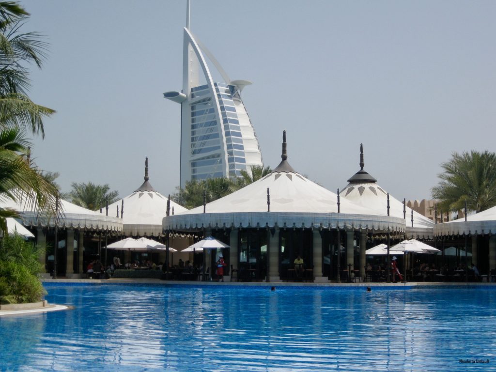 The Palace Al Qsar pool